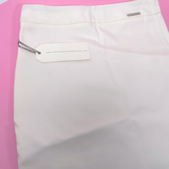 White Pencil Skirt Size Extra Small - Picture 2 of 4